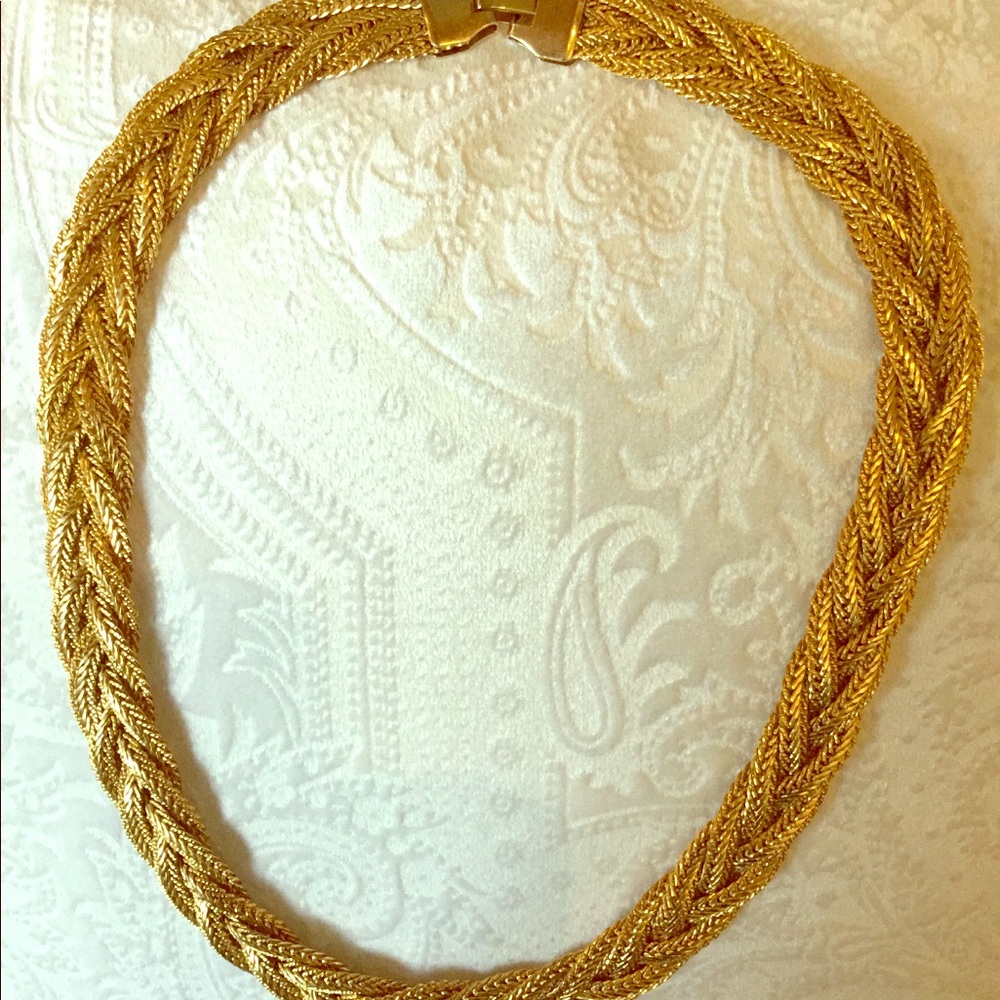 Braded necklace in gold filled